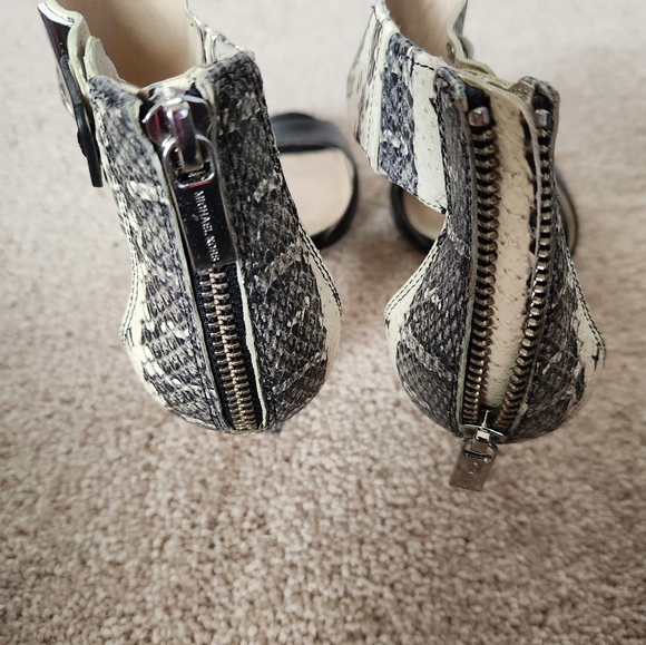 Michael Kors Black and Animal print heels - Picture 2 of 4